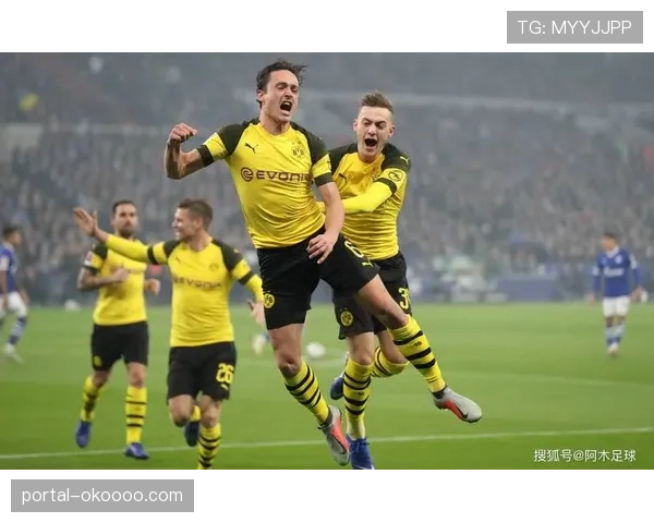 半场战报：多特蒙德1-1法兰克福，拜尔破门乌尊点射扳平