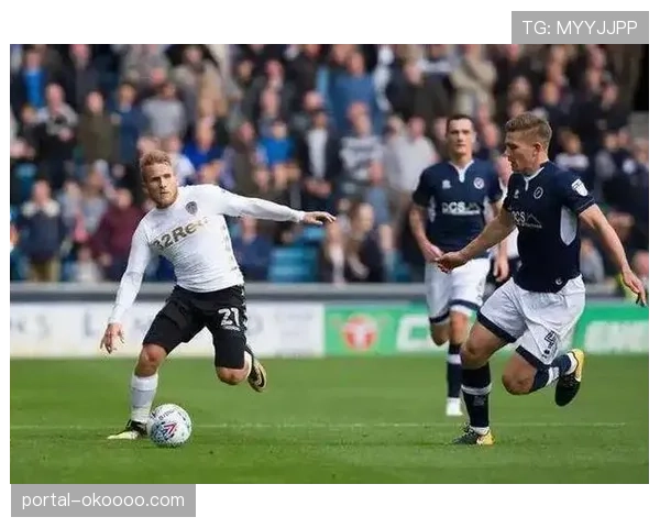 曼联2-0热刺取四连胜，B费破门巩固前四席位